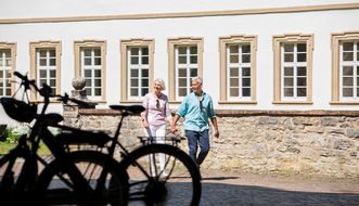 Residenzschloss Mergentheim, Besucher am Schloss