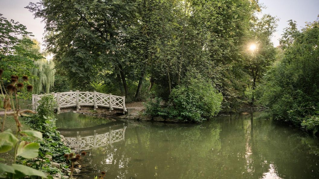 Residenzschloss Mergentheim, Brücke am See im Schlosspark