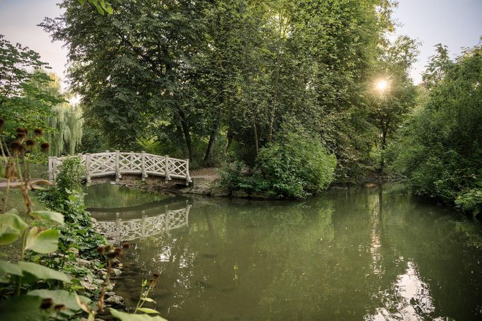 Residenzschloss Mergentheim, Brücke am See im Schlosspark